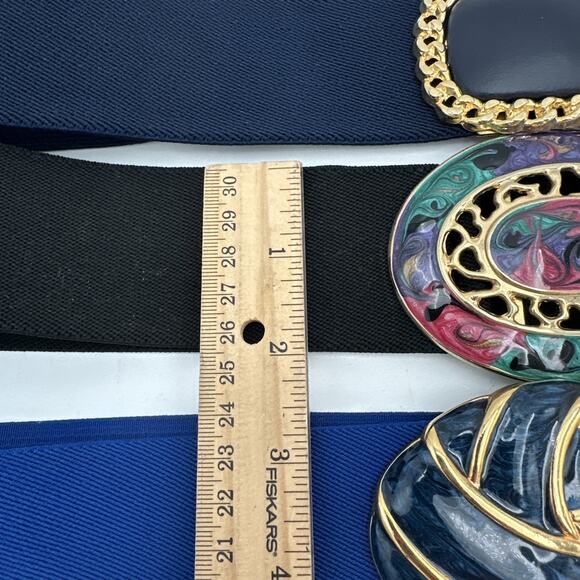 Set Of 3 Vintage 80s Lacquered Gold Tone Buckle Elastic Stretch Belts main image 4
